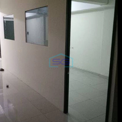 Disewakan Ruko Baru Renovasi Lokasi di Sunter Jakarta Utara LB 200m2