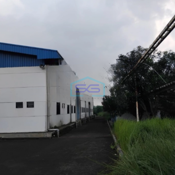Dijual Gudang Bekas Pabrik Luas Bangunan 5000 m² di Ciampel Karawang-1