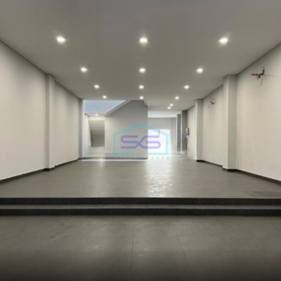 Disewakan Ruko Baru Dan Bagus Sekali 3,5 Lantai Di Otista Bandung Luas Bangunan  740 m²