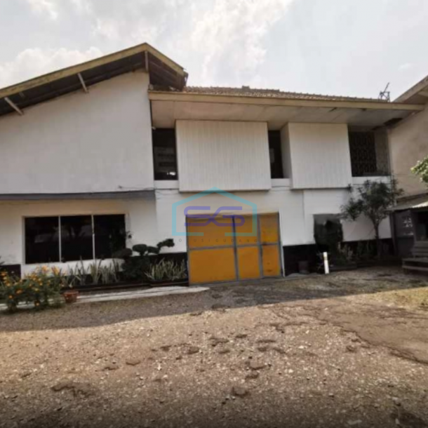 Di Sewakan Gudang Bekas Garmen, Di Tengah Kota Sayap Jend Sudirman Bandung Luas Bangunan  2400 m²-1