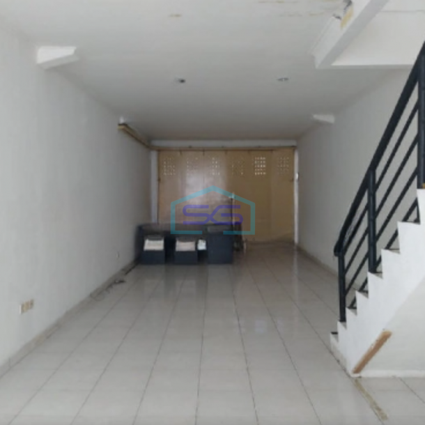 Disewakan Ruko Rendeng 3 lantai Siap Pakai Di Area Burangrang Buahbatu Bandung Luas Bangunan  170 m²-2