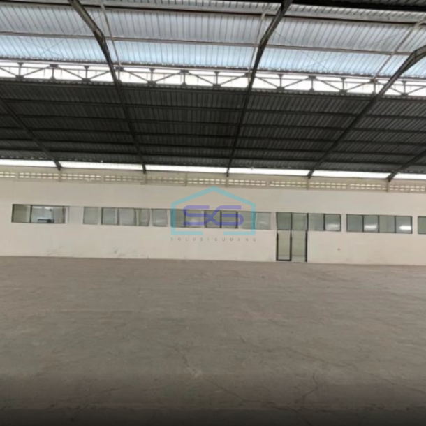 Disewakan Gudang soekarno Hatta Main road Bandung Luas Bangunan  2600 m²-4