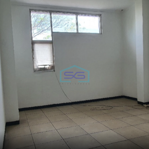 Disewakan Ruko 2Lt Siap Pakai, Di Pasar Modern Batununggal Bandung Luas Bangunan  117 m²-2