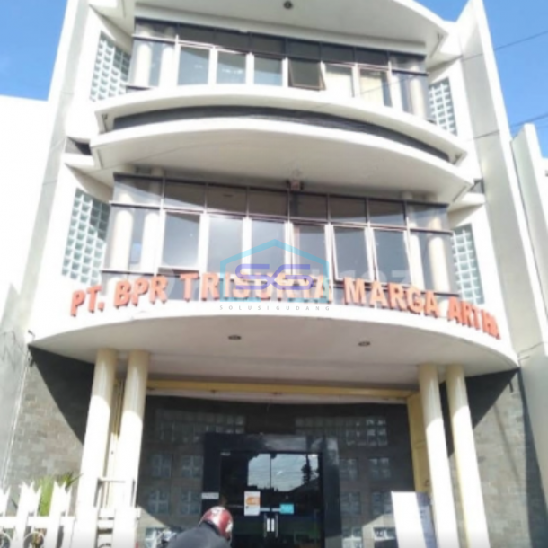 Disewakan Ruko Bagus Lokasi Mainroad Moh Toha Bandung Luas Bangunan  375 m²-1