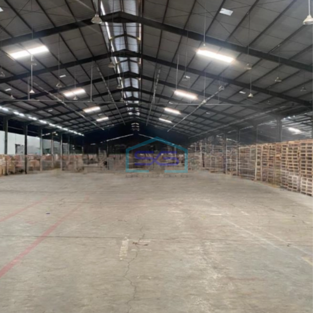 Disewakan Gudang Ada Loading Dock Luas Tanah  5500 m² di Moch Toha Bandung-3