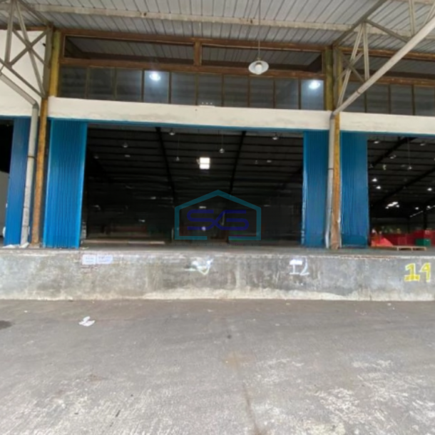 Disewakan Gudang Ada Loading Dock Luas Tanah  5500 m² di Moch Toha Bandung-1