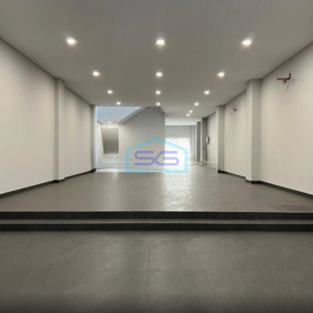 Disewakan Ruko Baru Dan Bagus Sekali 3,5 Lantai Di Otista Bandung LB 740m2-2