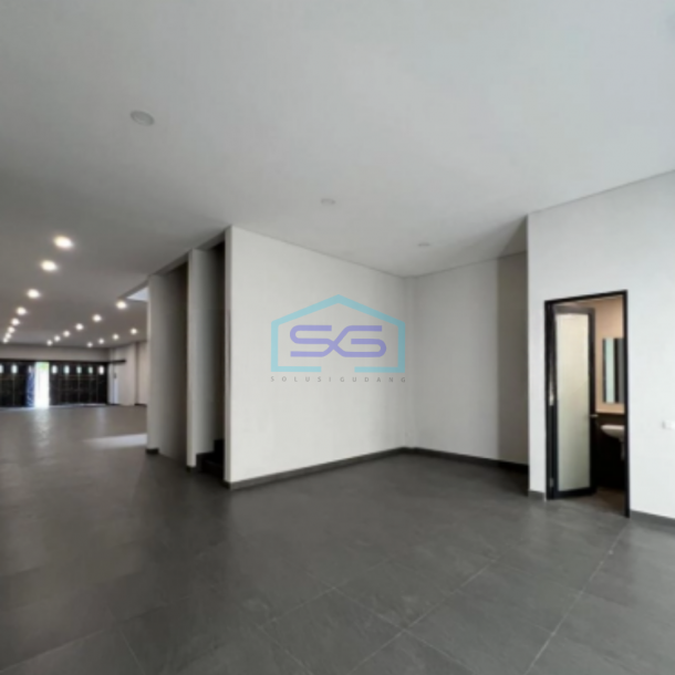 Disewakan Ruko Baru Dan Bagus Sekali 3,5 Lantai Di Otista Bandung LB 740m2-4