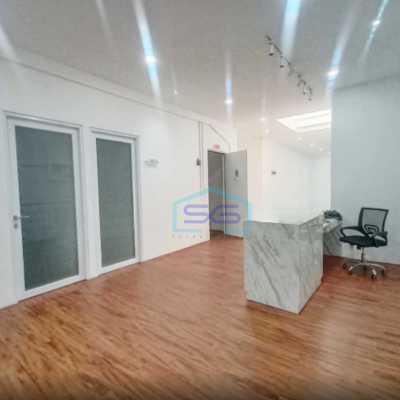 Disewakan Ruko Cantik Mainroad di Bandung Muat 10 Parkir Mobil LB 550m2