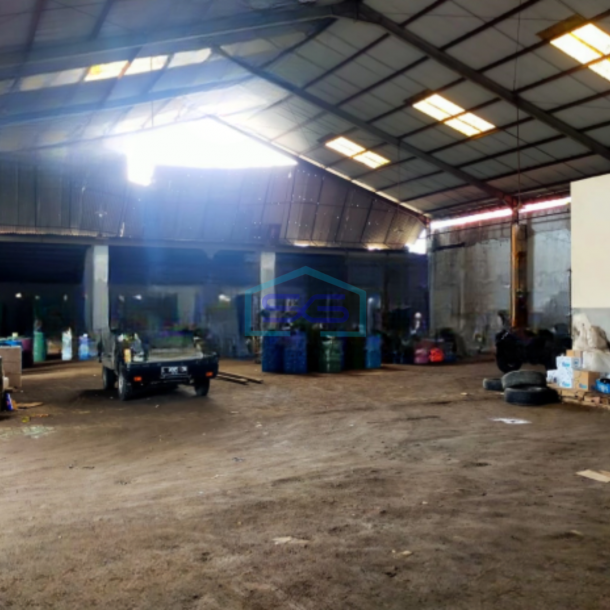 Dijual Gudang Siap Huni Lokasi Bebas Banjir Luas Tanah  2100 m² di Kalianak Surabaya-3