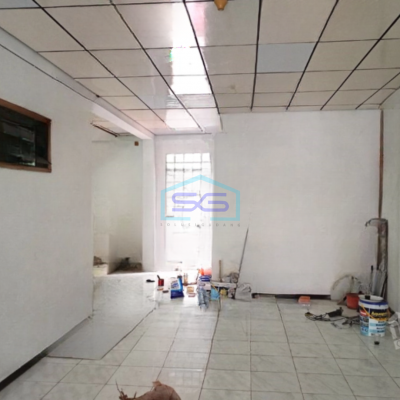 Disewakan Ruko 3 Lantai Luas Tanah  196 m² Lokasi Bebas Banjir di Rungkut Surabaya