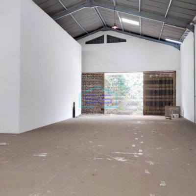 Dijual Cepat Gudang Luas Tanah 704 m² di Blimbing Malang Akses Container-2