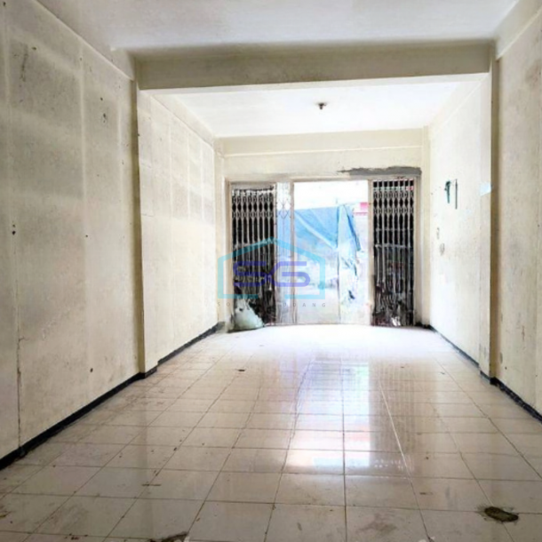 Disewakan Ruko 3 Lantai Luas Bangunan 150 m² di Malng Kota Lokasi Strategis Pusat Grosir-1