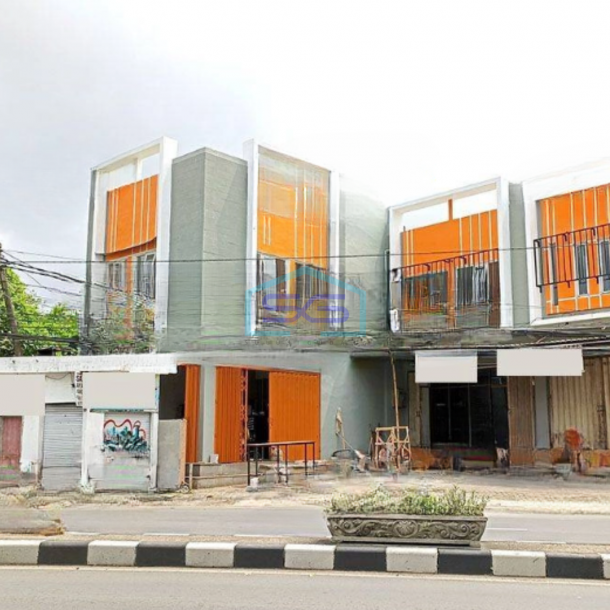 Disewakan Ruko 2 Lantai Lokasi Strategis Luas Bangunan  500 m² di Soekarno Hatta Malang-1