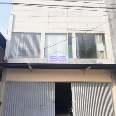 Disewakan Ruko Siap Huni 2 Lantai Luas Tanah 725 m² di Wiyung Surabaya Harga Bisa Nego-2
