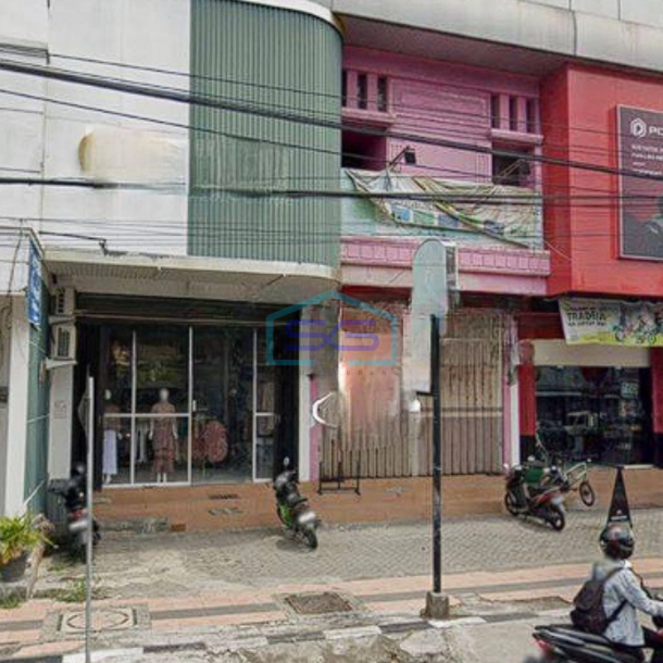 Disewakan Ruko Dua Lantai Siap Pakai Di Pusat Kota Kediri Luas Bangunan 165m2-1
