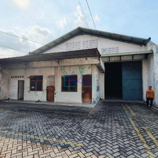 Disewakan Gudang di Kota Mojokerto Luas Tanah 1350m2-1