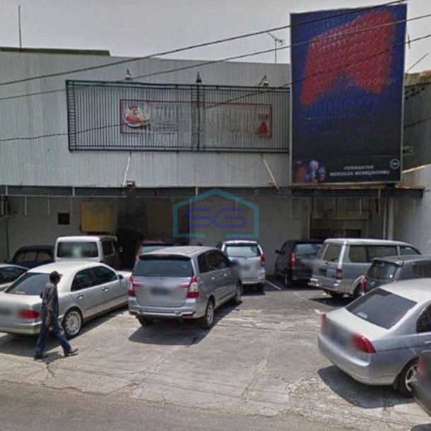 Dijual Ruang Usaha Pinggir Jalan Raya di Pusat Kota Surabaya Luas Tanah 680m2-1