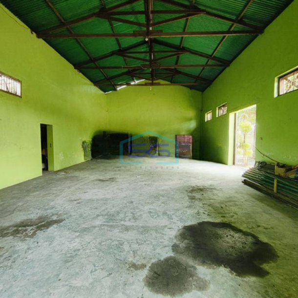 Disewakan Gudang Strategis Murah Area Parkir Luas di Kediri LT 3000m2-1