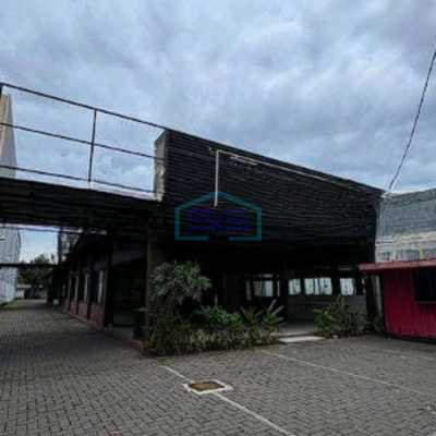 Disewakan Ruang Usaha Lokasi Strategis di Kota Surabaya Luas Tanah 1358m2