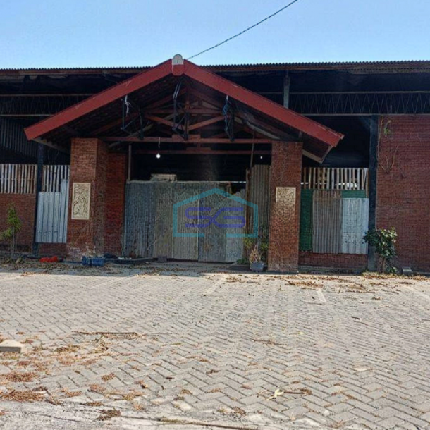 Disewakan Bangunan ex Resto di Kediri Ruang Usaha LT 899m2-1