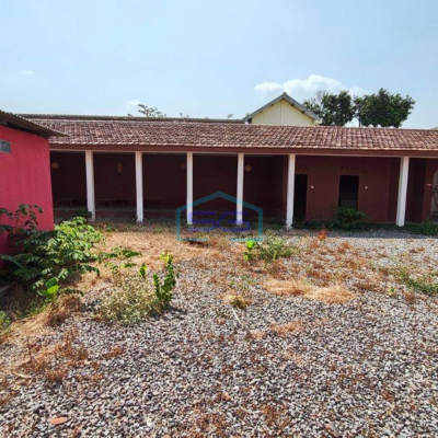 Disewakan Ruang Usaha di Kota Kediri Luas Tanah 900m2 Area Parkir Luas