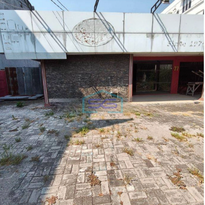 Disewakan Ruang Usaha di Kota Kediri Luas Tanah 900m2 Area Parkir Luas