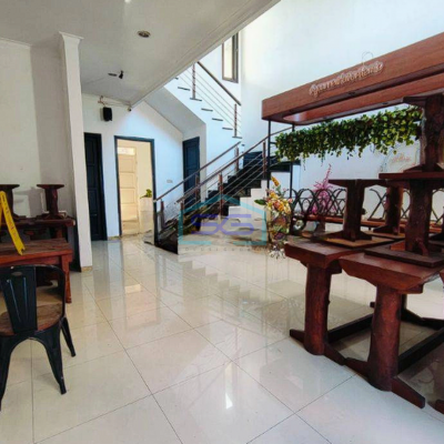 Disewakan Ruang Usaha 2 Lantai di Sidoarjo Luas Bangunan 350m2