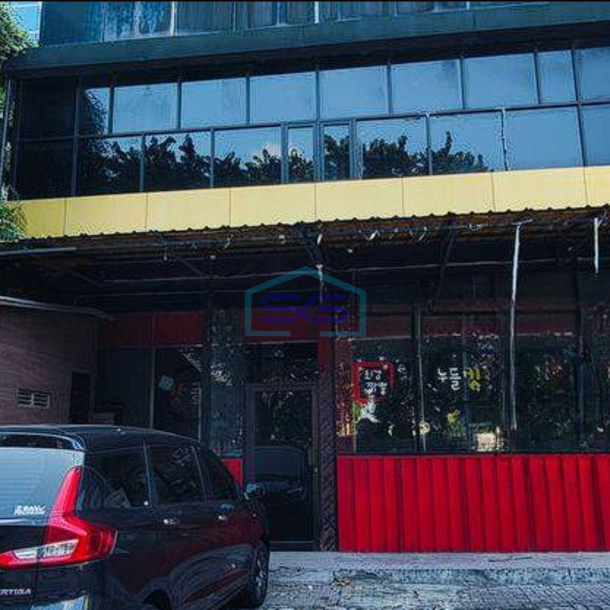 Disewakan Ruko Tiga Setengah Lantai di Kota Surabaya LB 500m2 Siap Pakai-1
