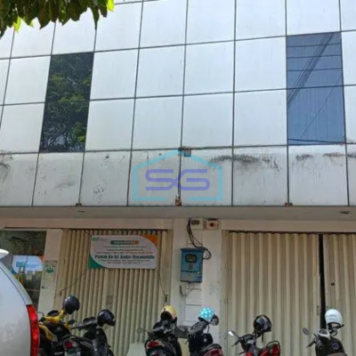 Disewakan ruko tiga lantai di pusat bisnis kota kediri Ruko
