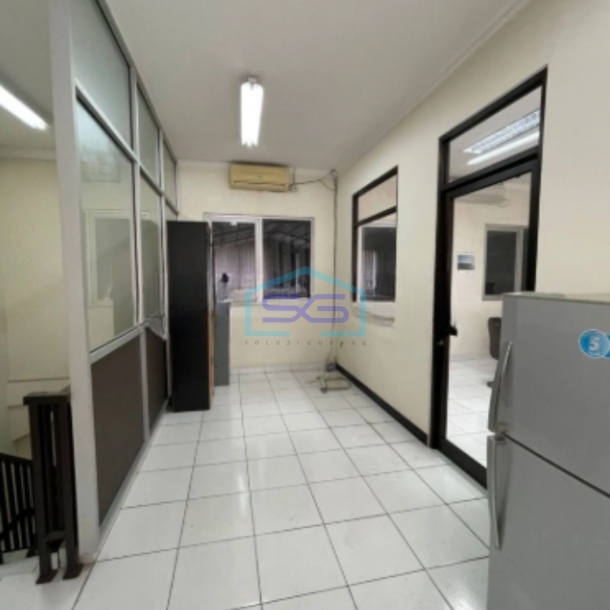 Disewakan Gudang Industri Delta Silicon Cikarang Luas Bangunan 684m2 Siap Huni-4