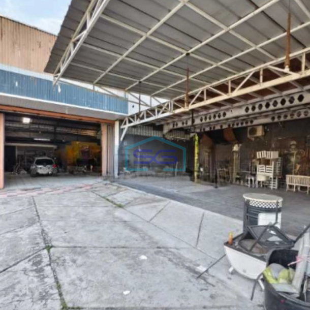Dijual Ruang Usaha Lokasi Strategis Karawang Barat Jawa Barat Luas Bangunan 1060 m²-1
