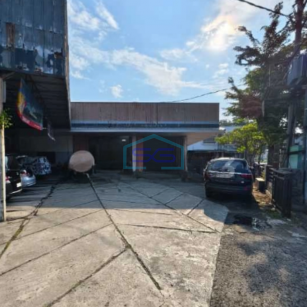 Dijual Ruang Usaha Lokasi Strategis Karawang Barat Jawa Barat Luas Bangunan 1060 m²-2