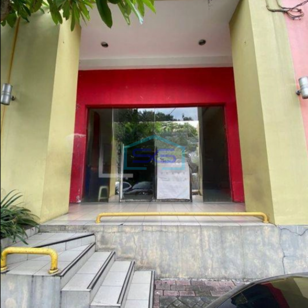 Disewakan Ruko Bagus Siap Huni di Solo Square Laweyan Surakarta LB 210m2-1