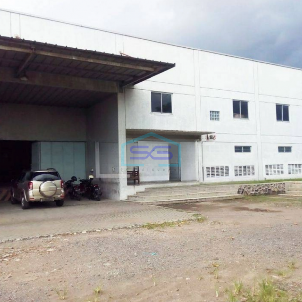 Disewakan Gudang Siap Pakai di Raya Mangkang , Semarang Lt 8000m2-1
