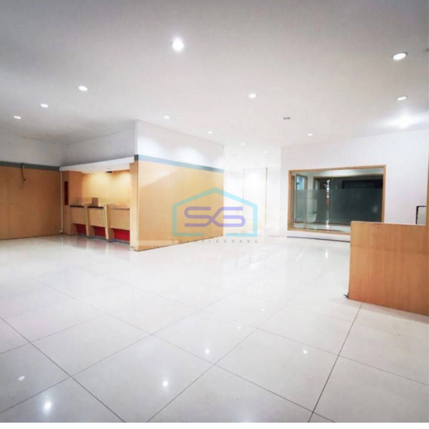 Disewakan Ruang Usaha Tengah Kota di Gajahmada Semarang LB 970m2 Siap Pakai-3