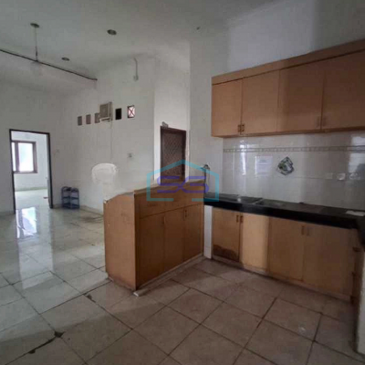 Disewakan Ruang Usaha Gedung Seminyak Bali Luas Bangunan 1700m2