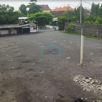 Disewakan Ruang Usaha Paving Kondisi Rapi di Renon Denpasar Bali LT 1200m2