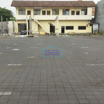 Disewakan Ruang Usaha Paving Kondisi Rapi di Renon Denpasar Bali LT 1200m2