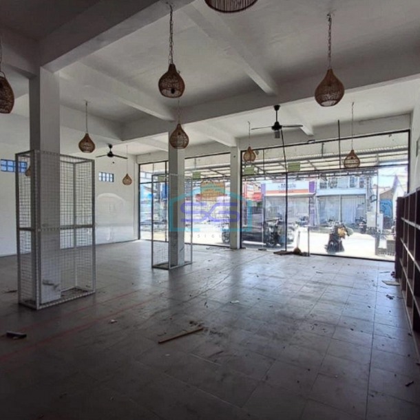 Disewakan Ruang Usaha Extra Luas di Canggu Badung Bali  Luas Bangunan 600m2-1