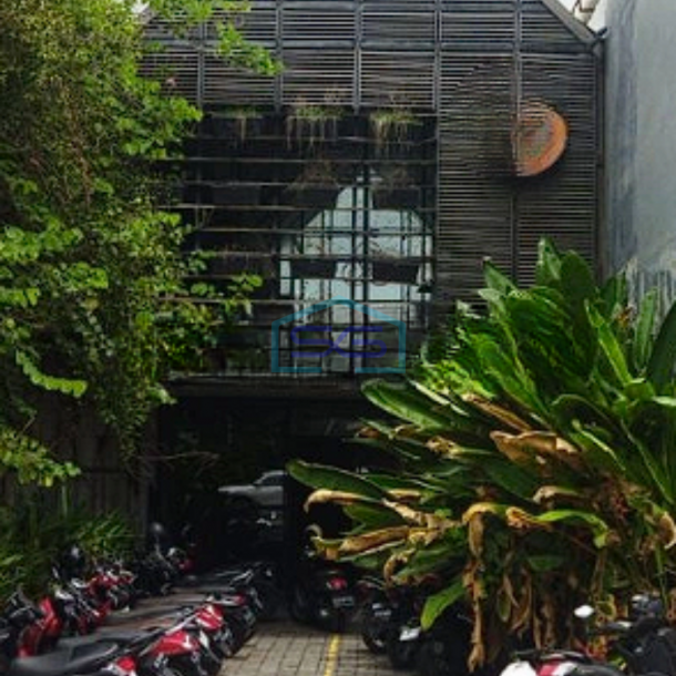 Disewakan Gedung Ex Resto Ruang Usaha di Seminyak Badung Bali LT 541m2-1