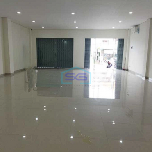 Disewakan Ruko Gandeng 3 Lantai Semi Furnished di Denpasar Bali LB 400m2-3