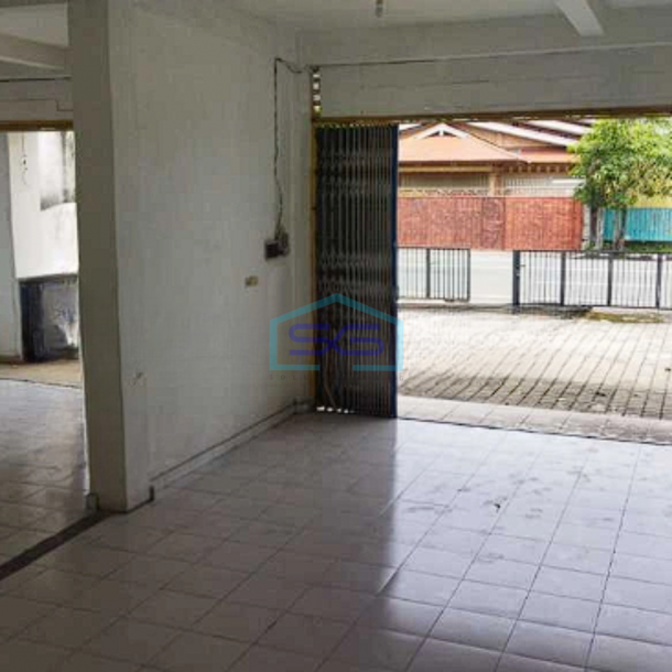 Disewakan Ruko Gandeng 2 Lantai Parkiran Luas di Denpasar Bali LB 200m2-5