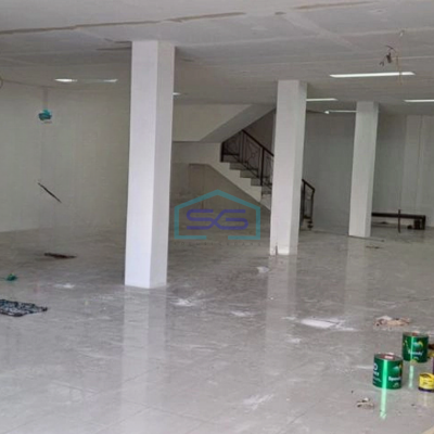 Disewakan Ruko Gandeng 3 Lantai Parkiran Luas di Gatsu Barat Denpasar Bali LB 550m2