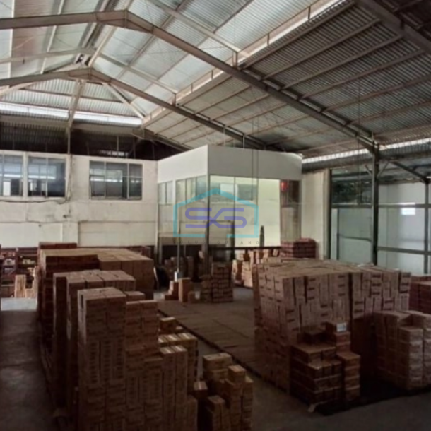 Disewakan Gudang Kantor Area Dekat Kerobokan Bali Luas Tanah 1800m2-1