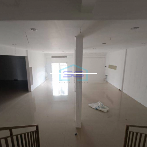 Disewakan Gedung 2 Lantai Jalan Utama Seminyak Bali-3