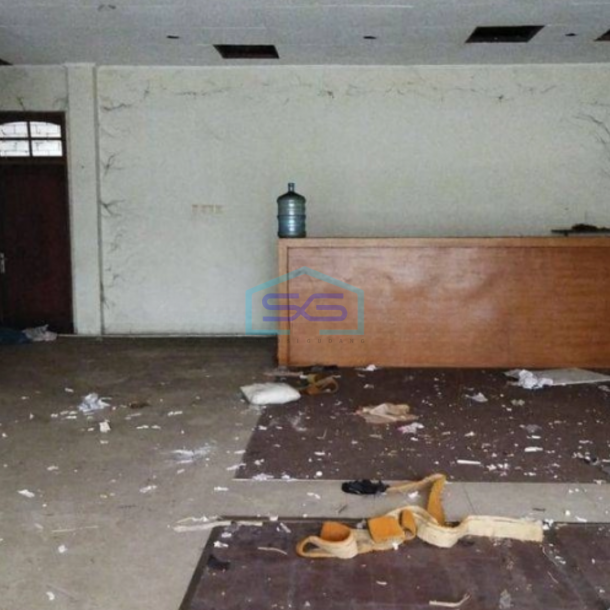 Dijual gedung komersil 3 lantai di Kerobokan Bali-2