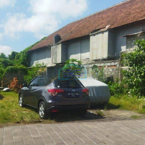 Dijual tanah bonus gudang untuk tempat usaha dekat by pass Kuta Bali-3