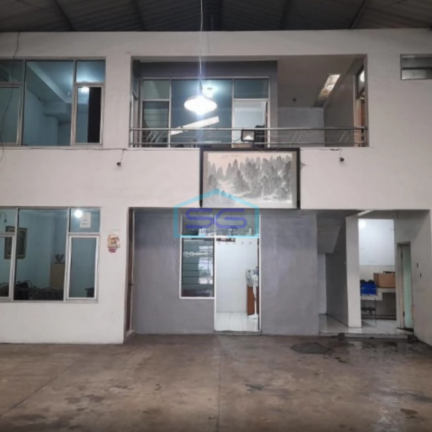 Disewakan Gudang / Ex Showroom Nol Jalan Propinsi Sidoarjo Jawa Timur LB 300m2-1