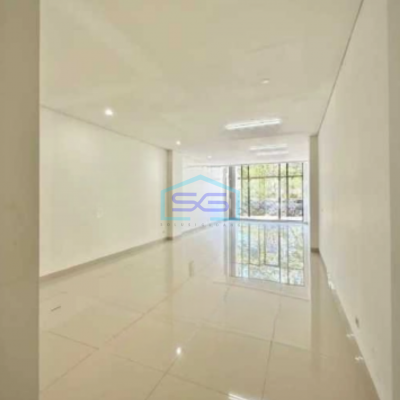 Disewakan Ruko Baru Siap Pakai Langsung Menghadap Jalan Raya di Surabaya LB 425m2